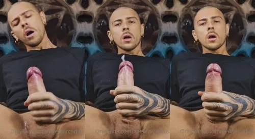 Arcadius jerks off - OnlyGayPorn