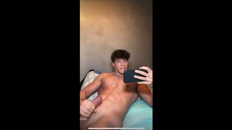 Watching porn in bed and jerking off till I shoot a load over my abs - Sergio Mengual (sergio.mengual) - OnlyGayPorn