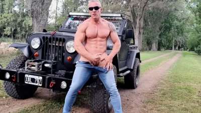 Cristhiaan jerks off outside - Chafa Ciafardini - OnlyGayPorn