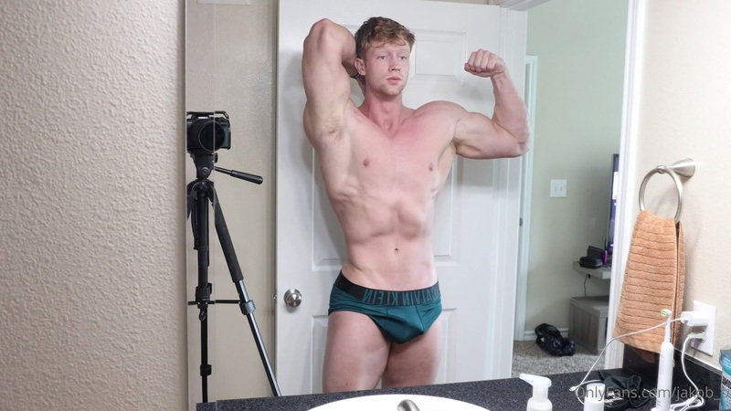 Showing off my muscles while in my underwear - Jakob Bergen (jakob_b) - OnlyGayPorn