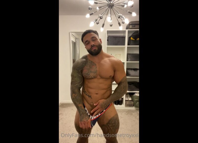 Doing a strip tease and showing off my muscles Handsometroyxxl - OnlyGayPorn