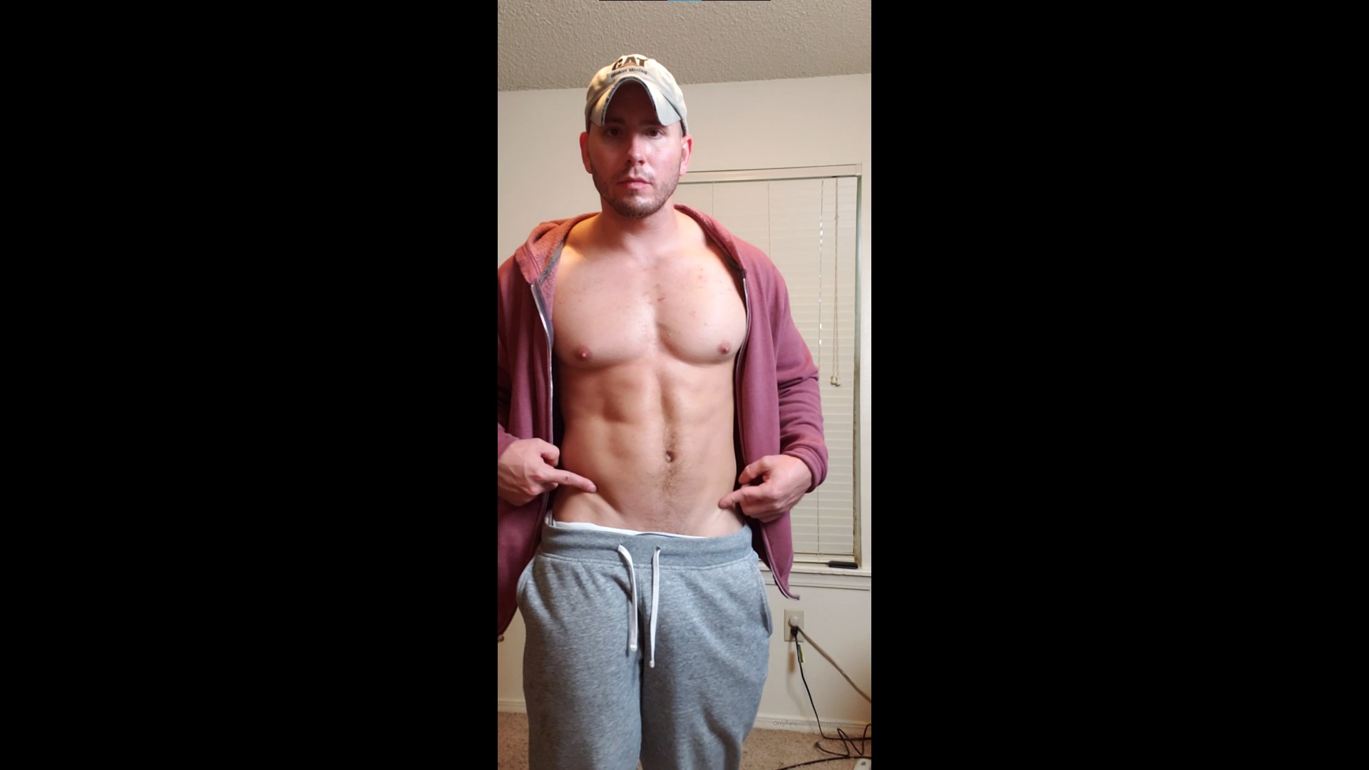 Doing a strip tease and showing off my muscles Hotmuscles6t9 - OnlyGayPorn