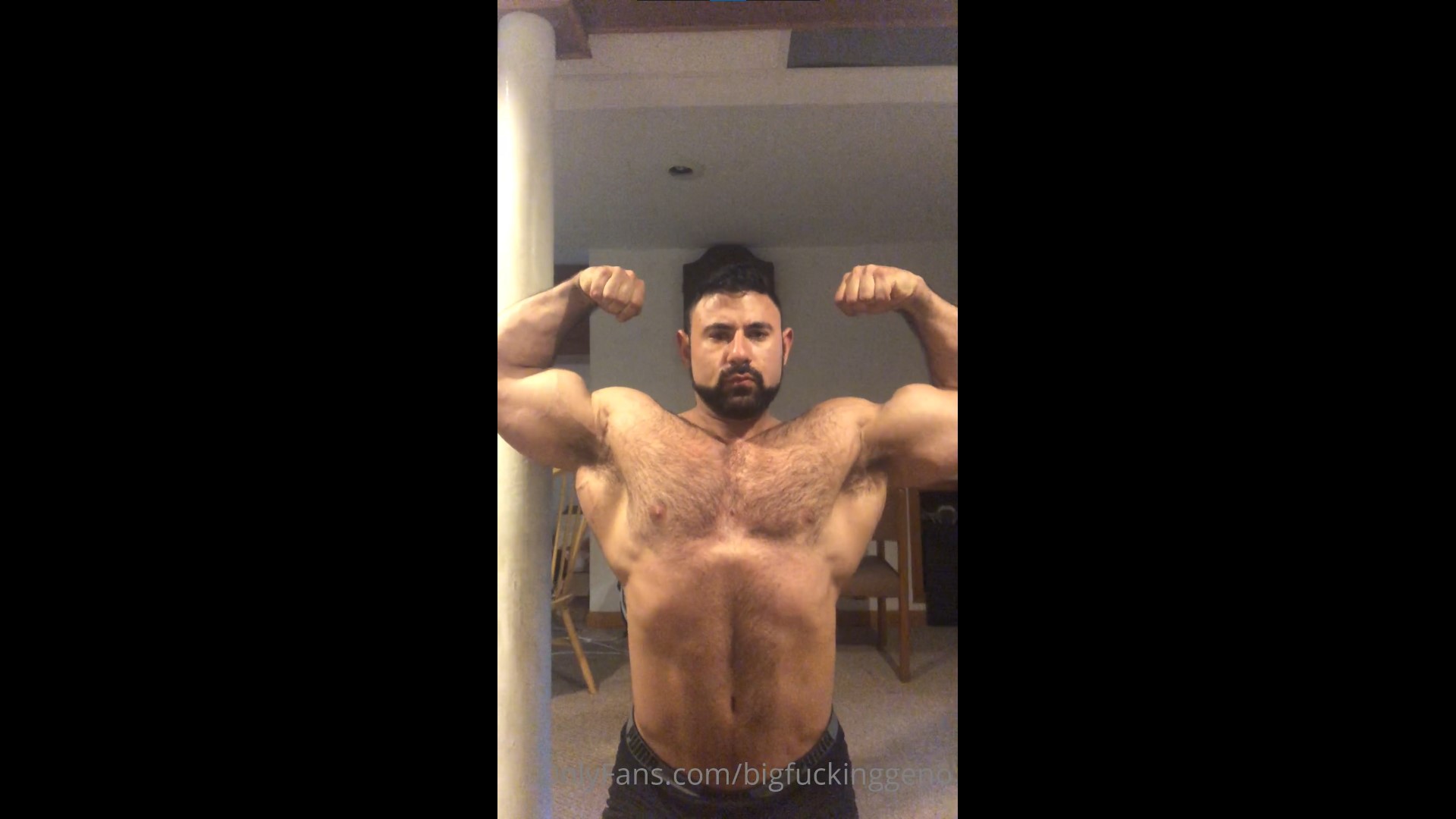 Flexing in my underwear BigFuckingGeno - OnlyGayPorn