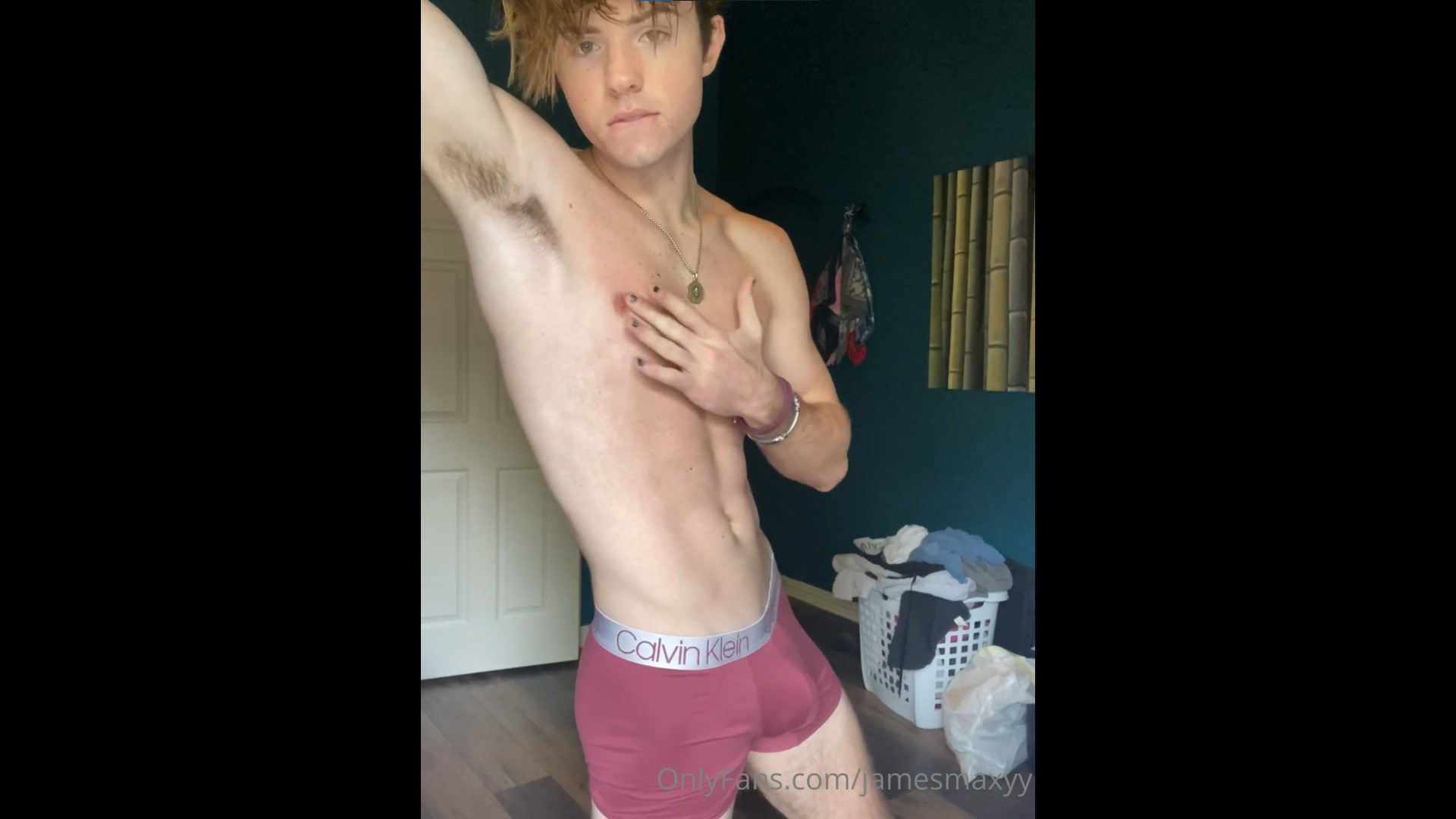 Jerking off and cumming over myself James Maxwell jamesmaxyy - OnlyGayPorn