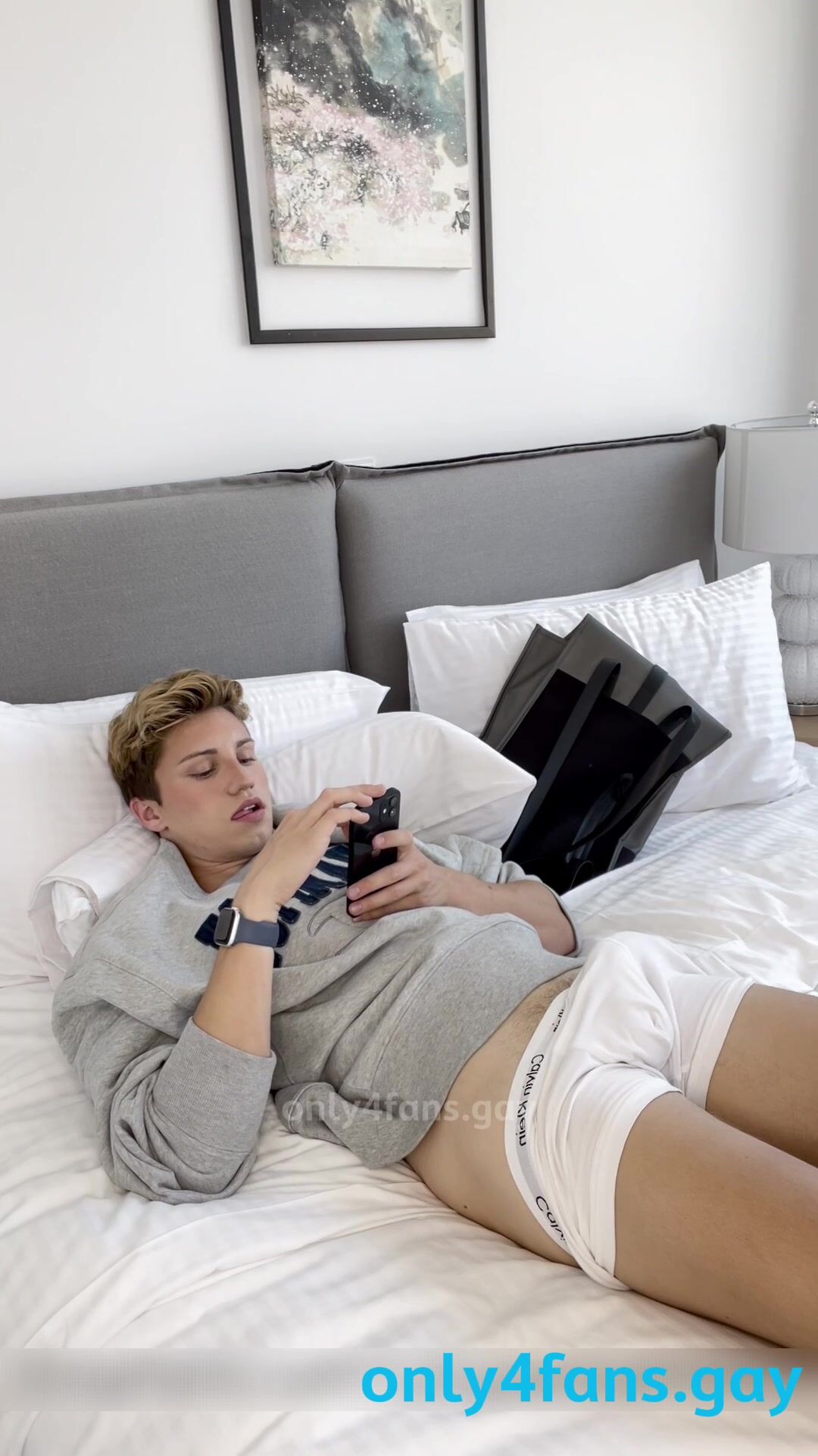 valsplace Jerks Off in Hot Solo Session