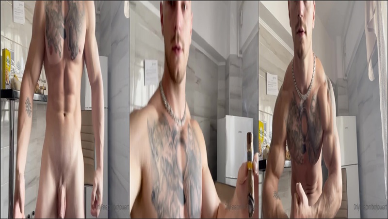 Bodyouwant strips and shows off his muscular body