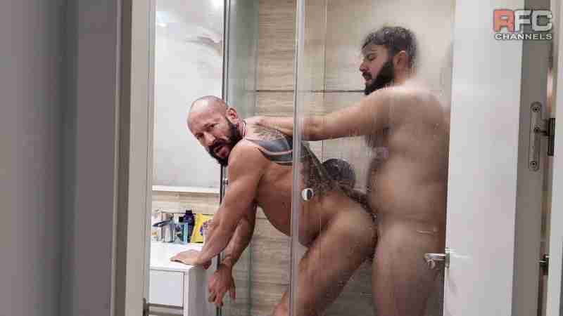 Water Sports: Leo Grin & Darek Kraft Get Wet at RFC