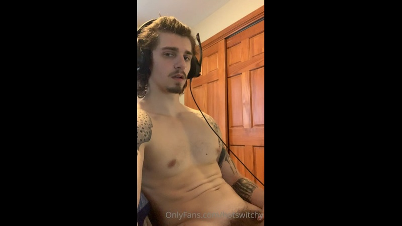 HotSwitchy jerking off and cumming over young fit body