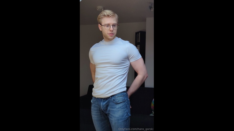Hans Gorski Shows Off Body and Cock - hans_gorski