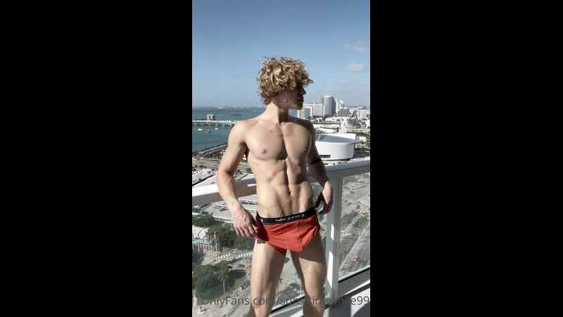 Owen Lindberg Flexes and Shows Off Young Fit Body