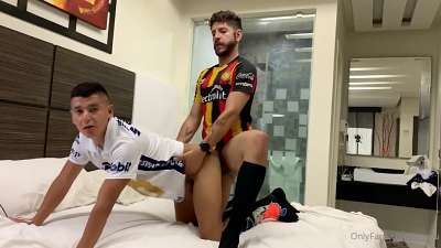 Morro Chacal and LeonActXL fuck in their jerseys
