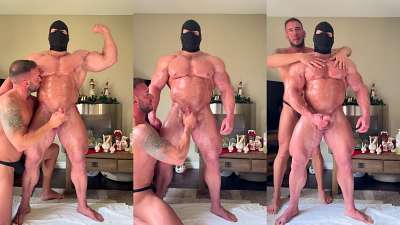 Muscle hand job with The Masked Bodybuilder Wilson Micael