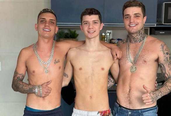 Julinho Alecio and Erick Diaz in hardcore gay threesome