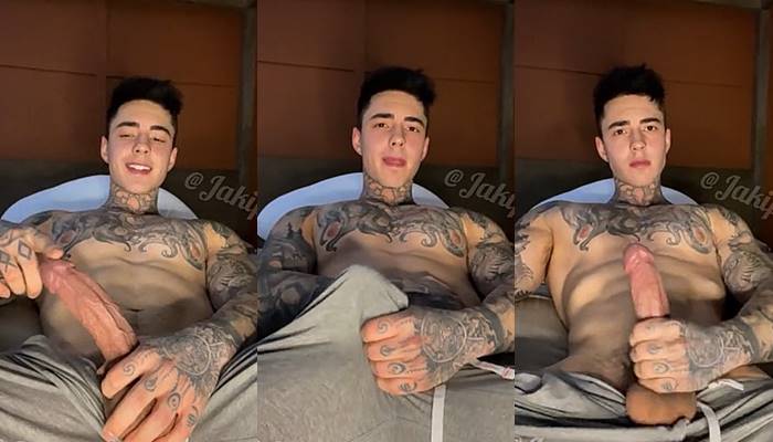 Jakipz (Jake Andrich) Jerks Off in Steamy Teaser Scene