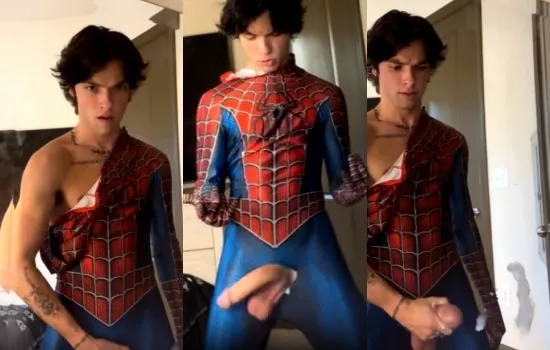 Logansprivatepage - massive twink cock jerking in spiderman costume