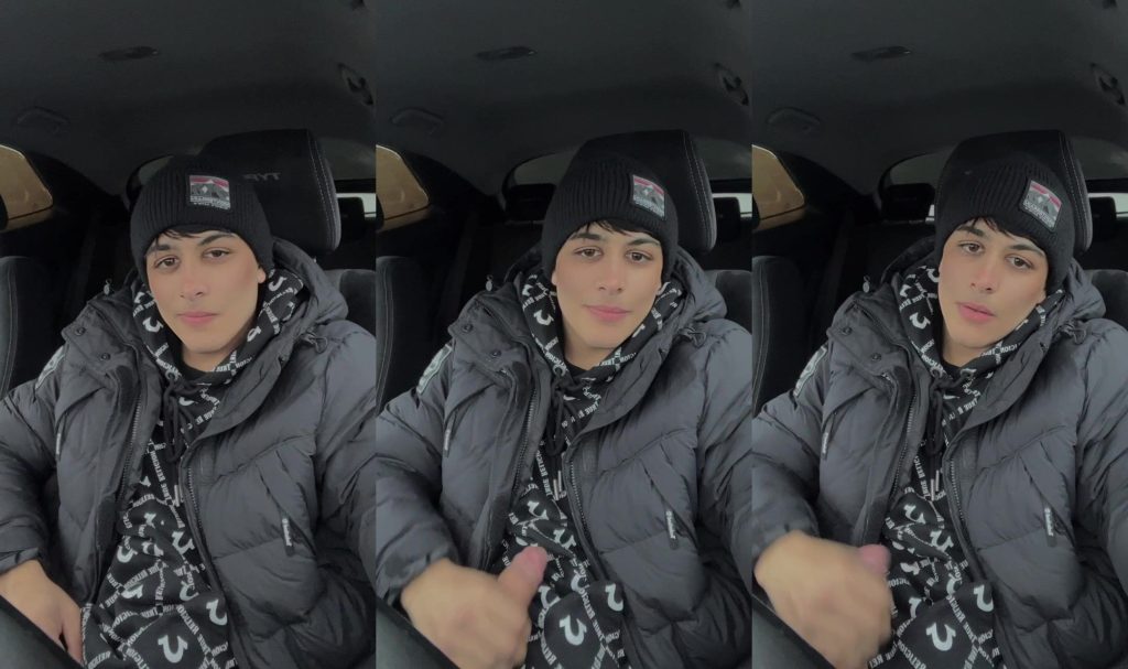 Twink jerks off in the car - godofdesire911
