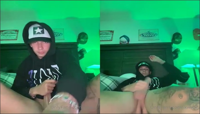 Ixwick Jerks Off Hard in Solo Session