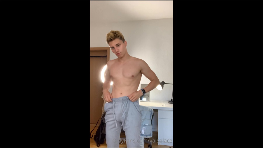 Changing Clothes with Valentin Mehinagic - Valsplace