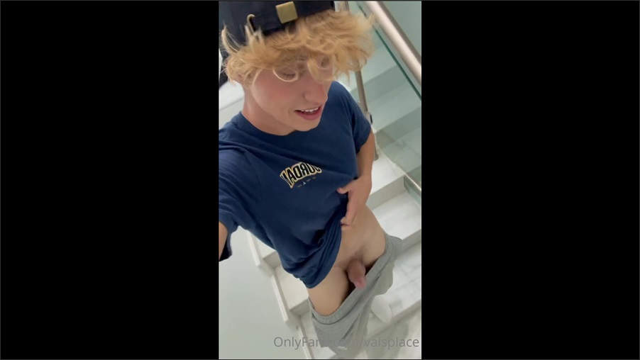 Softie play with Valentin Mehinagic in steamy solo