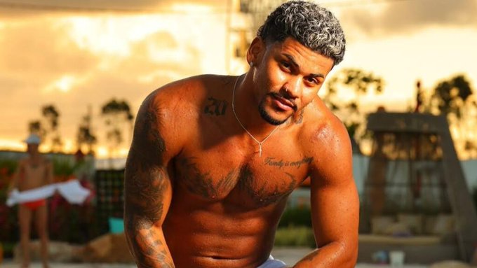 Julio Cesar do Rancho do Maia (cesarbabyy) Shows His Cock in Peek