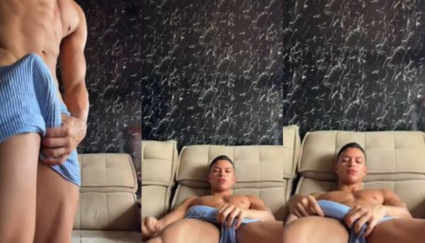 Influencer gets hard and toys with you