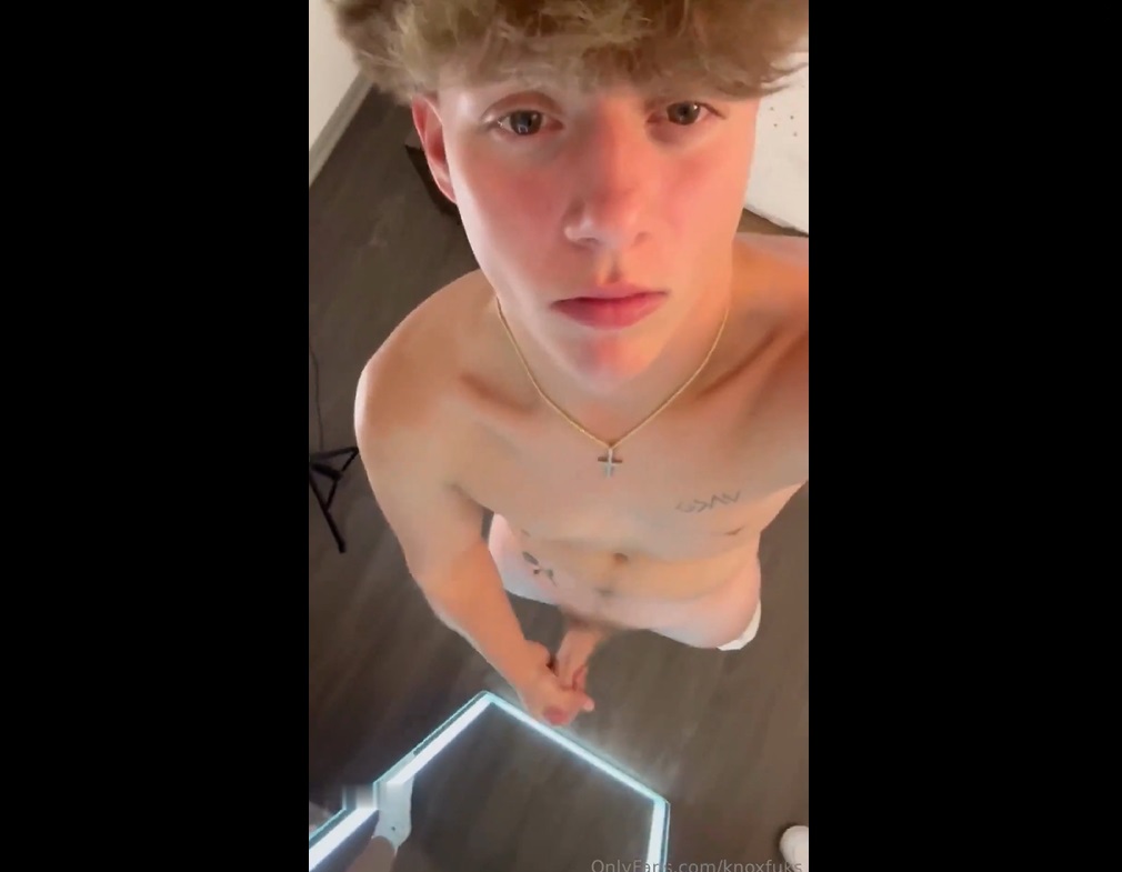 Knoxfuks Jerks Off Solo