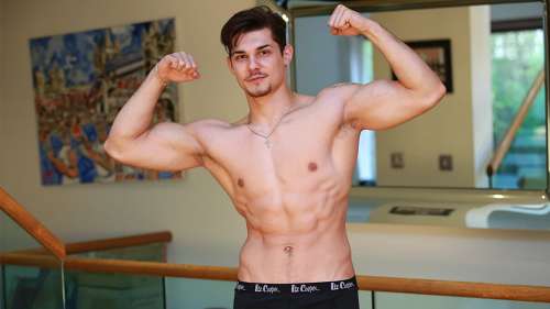 Muscular Athlete Cristian Wanks his Big Uncut Cock and Squir