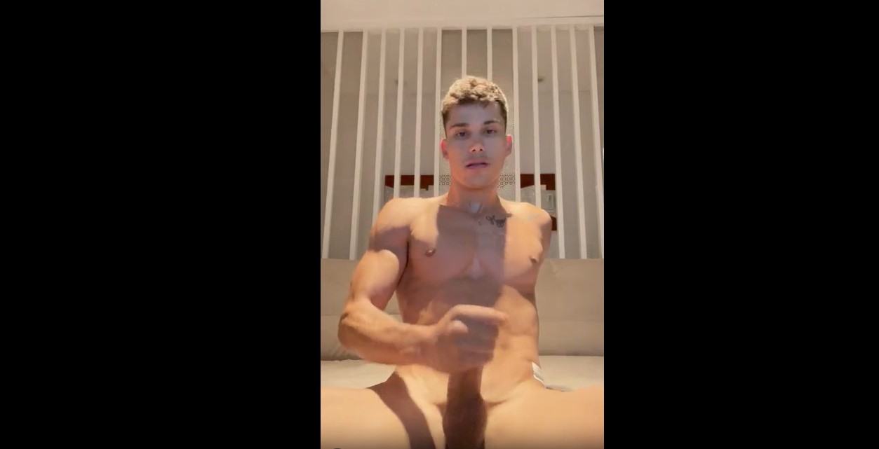 Piquezika Quick Jerk Off Session