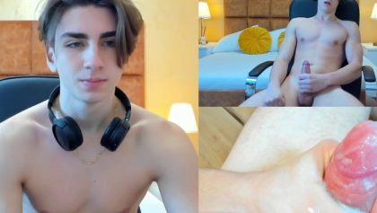 Pretty gamer boy jerks off while gaming – 4 hours – OnlyGayPorn