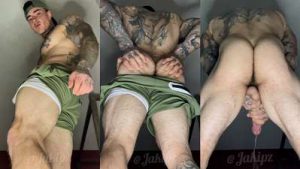 Jake Andrich (Jakipz) jerks off and shows his ass – OnlyGayPorn