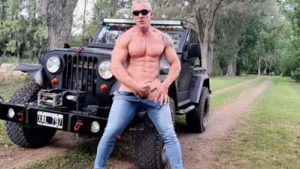 Cristhiaan jerks off outside – Chafa Ciafardini – OnlyGayPorn