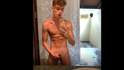 Romeo Twink jerks and cums in bathroom – OnlyGayPorn