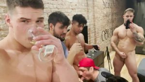 Servicing a group of guys dicks – Malik Delgaty – Matt Luscious (CreamyGorilla) – Kenzo Alvarez – CreamyRowan – OnlyGayPorn