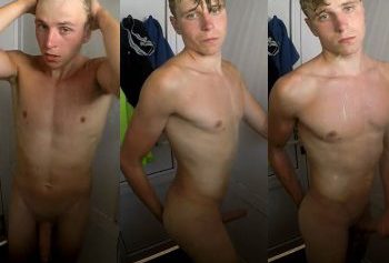 Young athlete jerks off in shower – OnlyGayPorn