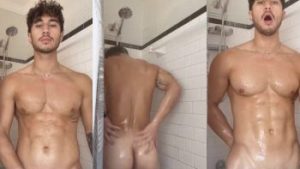 Evan Lamicella jerking in shower – OnlyGayPorn