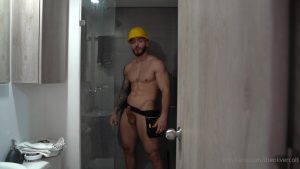 Jerking off in the shower – Builder role play – Oliver Colt (TheOliverColt) – OnlyGayPorn