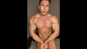 Flexing my big muscles hard Dorian McDon – OnlyGayPorn