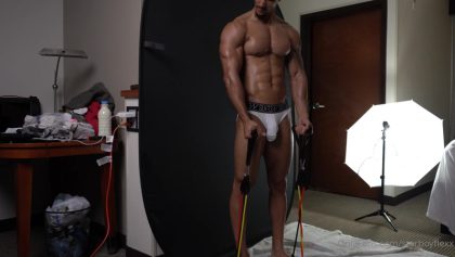 Quick workout in my underwear – Starboy.flexx (starboyflexx) – OnlyGayPorn