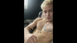 Quick solo jerk off Voodoo_HD – OnlyGayPorn