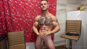 Flexing my muscles and jerking off – BodyYouWant – OnlyGayPorn