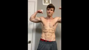 Showing off my muscles while degrading you smokinonjay – OnlyGayPorn