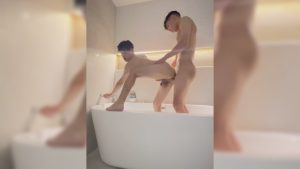 alejososad – Two Mexicans twinks fuck in the bathtub – OnlyGayPorn