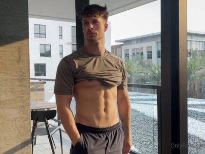 Being a tease showing off my body and cock – Nick Sandell – OnlyGayPorn