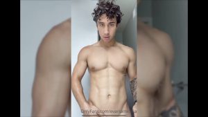 Being a tease with my towel after a shower – Evan Lamicella – OnlyGayPorn