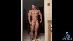 Phillip the Muscle hunk posing naked – OnlyGayPorn