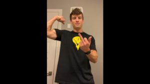 Flexing while being degrading – smokinonjay – OnlyGayPorn