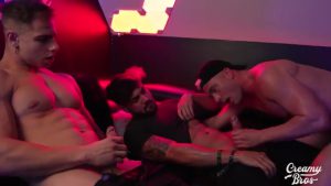 Fooling around and jerking off in a strippers mouth CreamyGorilla CreamyRowan – OnlyGayPorn