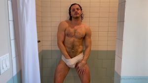 Getting wet in the shower and feeling my body Luca Del Rey (lucadelrey) – OnlyGayPorn