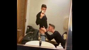 Alex Grant with a twink in a public restroom – OnlyGayPorn