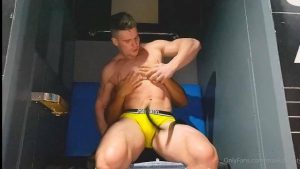 Malik Delgaty – This Is What Happened At Campus Strip Club – with Kenzo Alvarez – OnlyGayPorn